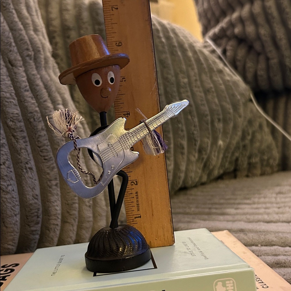 Johnny Guitar Vintage Novelty Bottle Opener 50s 60s Canada Canadian Ideal Japan - Picture 5 of 12